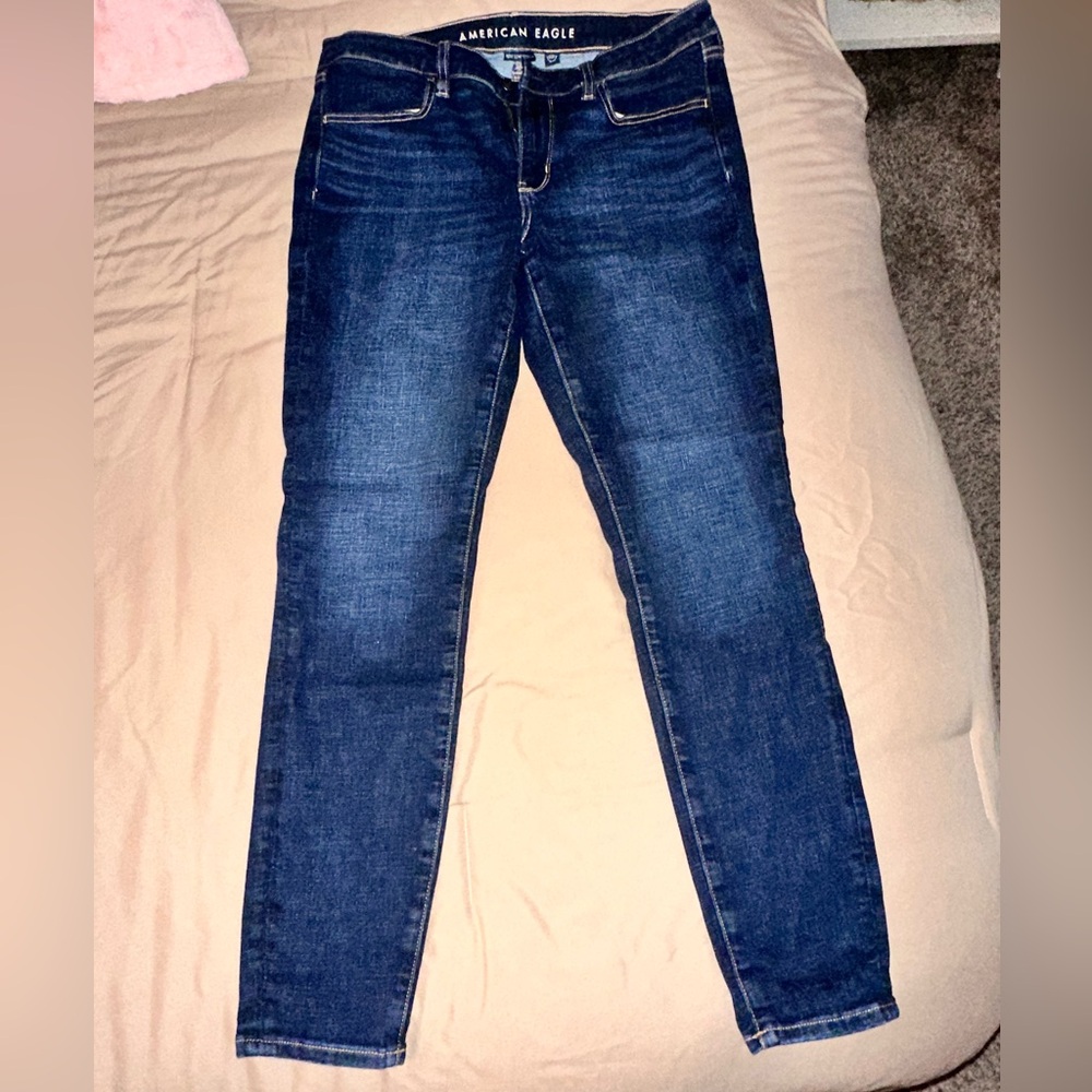 NWOT American Eagle jeans.